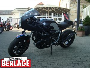 R nineT Racer blacked out